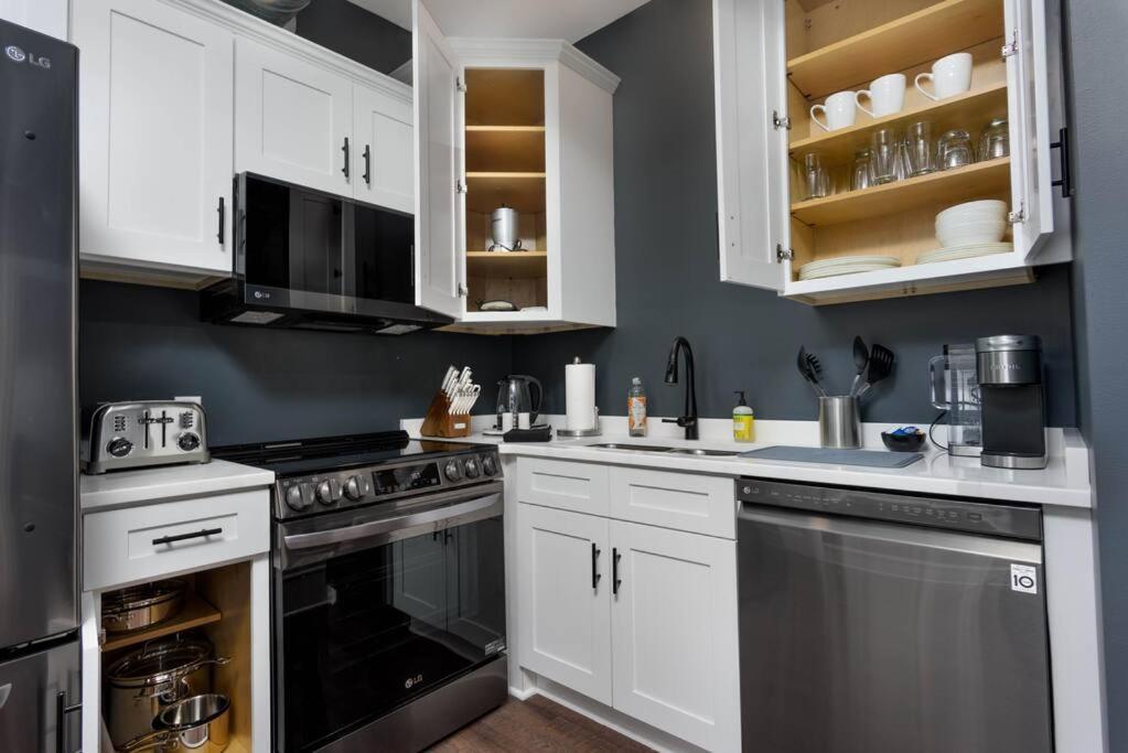 Flats On Front - Riverfront Gem Fast Wi-Fi 3F แฮร์ริสเบิร์ก ภายนอก รูปภาพ