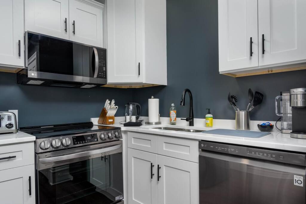 Flats On Front - Riverfront Gem Fast Wi-Fi 3F แฮร์ริสเบิร์ก ภายนอก รูปภาพ